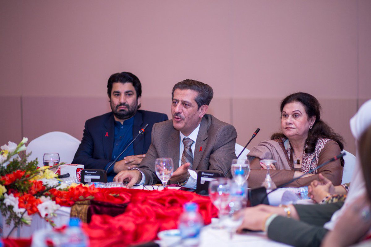 UNAIDS_Pakistan's tweet photo. Sub Committee on #HIV has been announced by #Senate Standing Committee Chairperson #MianAttique during #Round Table Interactive Dialogue chaired by Deputy Speaker #NA with Parliamentarians & PLHIV & Key Populations in series of events of #WAD2018 #KnowYourStatus #PreventTestTreat https://t.co/BHzdt0jbKY