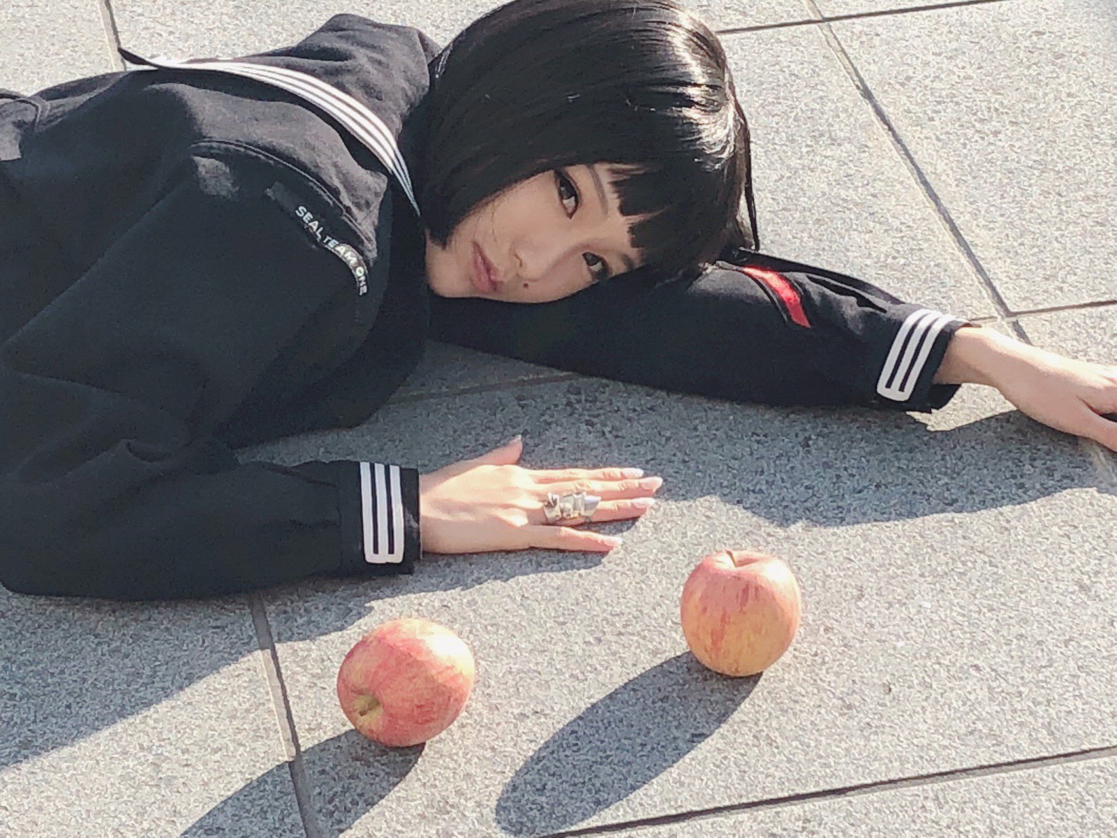 ウィッグ通販店sugarcranz Rt Mitake 昨日 拾壱月 弐拾伍日 は 椎名林檎 様 の 誕生日 今年はデビュー周年 不惑の余裕 に デビュー曲 幸福論 の コスプレで 難しい漢字を使うのも ヴィヴィアンのアーマーリング 黒髪おかっぱ頭 新宿歌舞伎町 貴女
