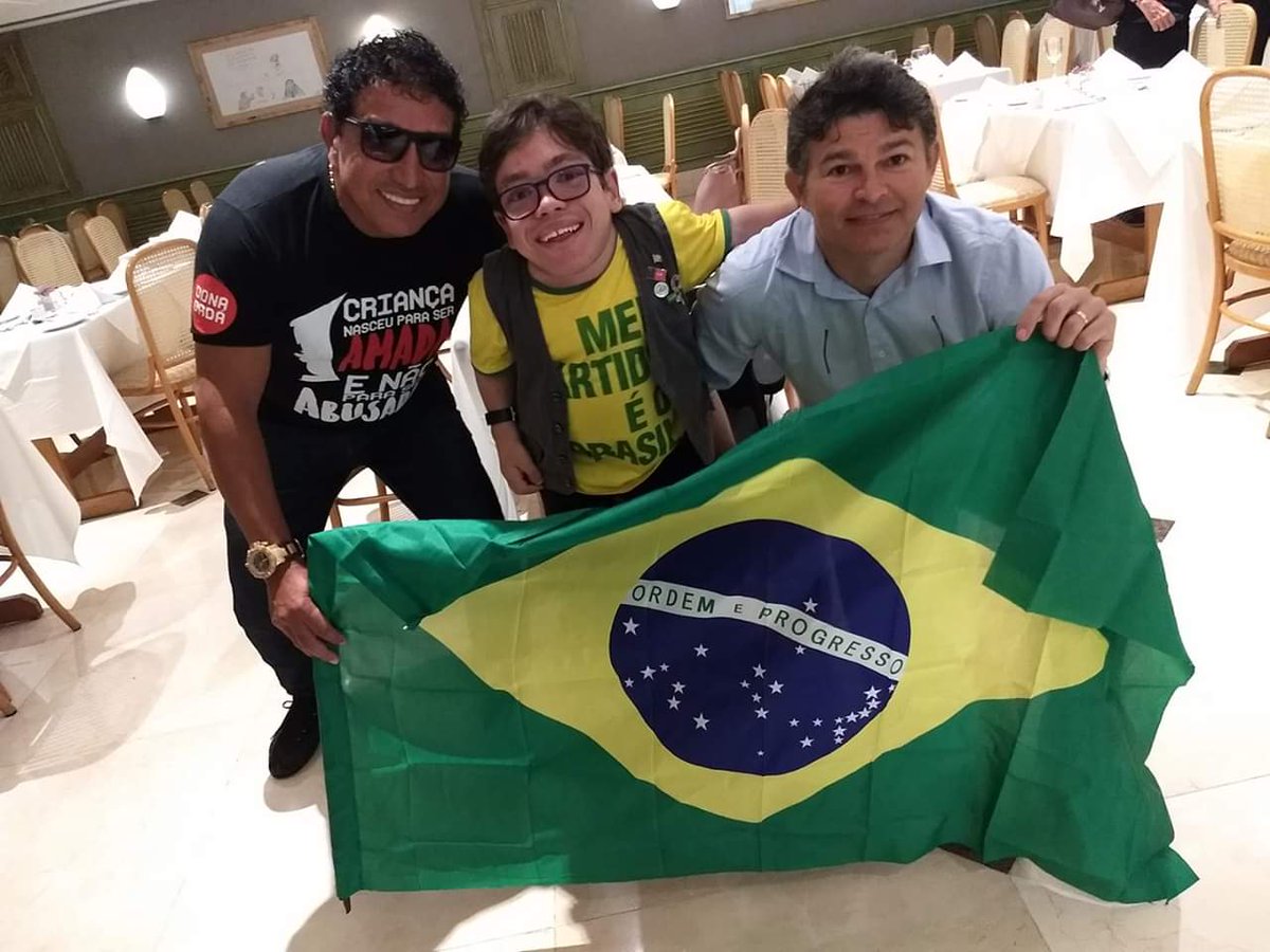 PatrickDornele's tweet photo. MAGNO MALTA SIM !!!
#magnomaltasim
@MagnoMalta
Porque teremos #ORDEMePROGRESSO
AMOR à PÁTRIA 🇧🇷
#CombateCorrupção ⚖️
#PedofiliaNão
#BOLSONARO #Mourão #Moro #Magno
@jairbolsonaro @GeneralMourao
🇧🇷
" #Brasil ACIMA DE TUDO,
DEUS ACIMA DE TODOS"
🙏
@DamaresAlves_ @JoseMedeirosMT https://t.co/EPCXzosv1n