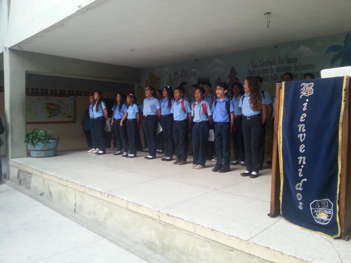 Sucre_CBITALP's tweet photo. Estudiantes rinden Honores a los Simbolos Patrios y realizan lecturas alusivas enmarcadas en el calendario escolar.Violencia contra a Mujer, Natalicio Andres Bello  y Fundacion de Cumana https://t.co/0qhhEAmro9