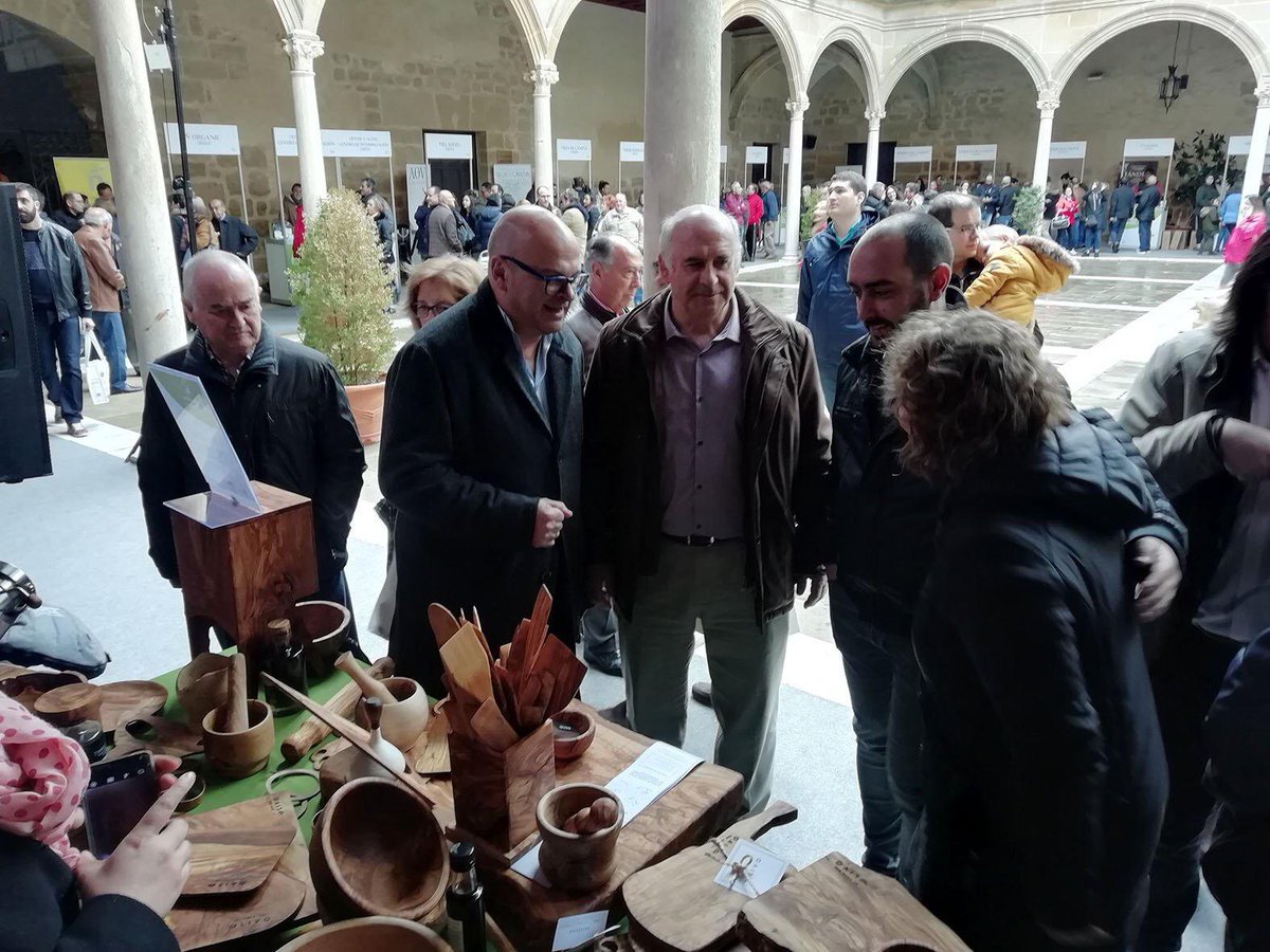 JuanBalbinGa's tweet photo. Fin de semana en la V Fiesta del #PrimerAceiteJaén en Úbeda. Un éxito https://t.co/DbFDOoVtNt