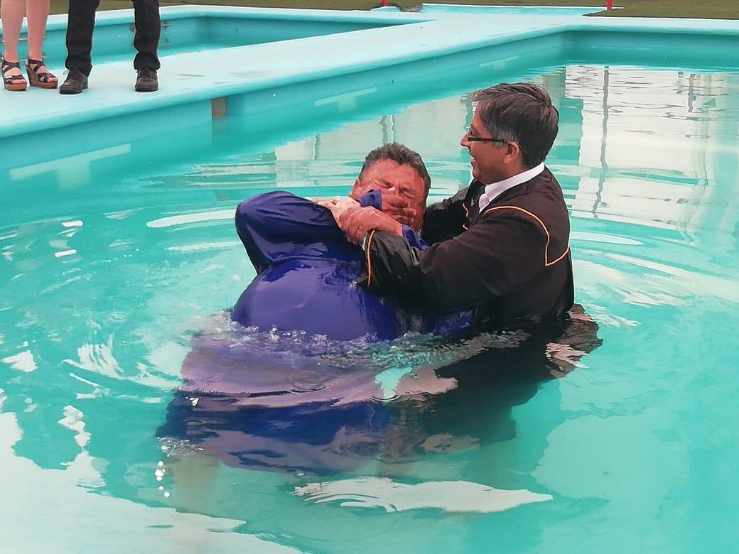 astudilloderodt's tweet photo. Hermoso testimonio de Pablo, fruto de la oración intercesora de su esposa y una iglesia amiga @iasd_anch @iasdchile https://t.co/GxxyL4sFYR