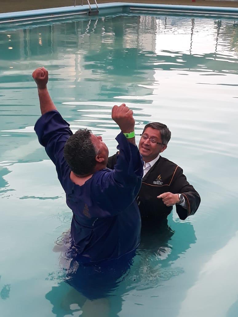 astudilloderodt's tweet photo. Hermoso testimonio de Pablo, fruto de la oración intercesora de su esposa y una iglesia amiga @iasd_anch @iasdchile https://t.co/GxxyL4sFYR
