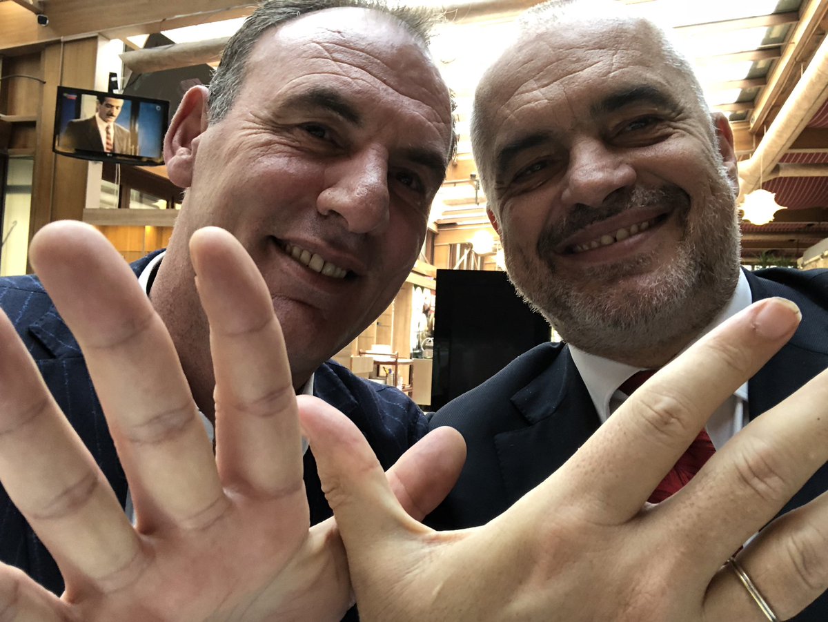 ediramaal's tweet photo. Me Fatmir Limajn, i sapozgjedhur Koordinator Kombëtar i programit të përbashkët të dy qeverive🇦🇱🦅🇽🇰 https://t.co/luHqHBoZkB