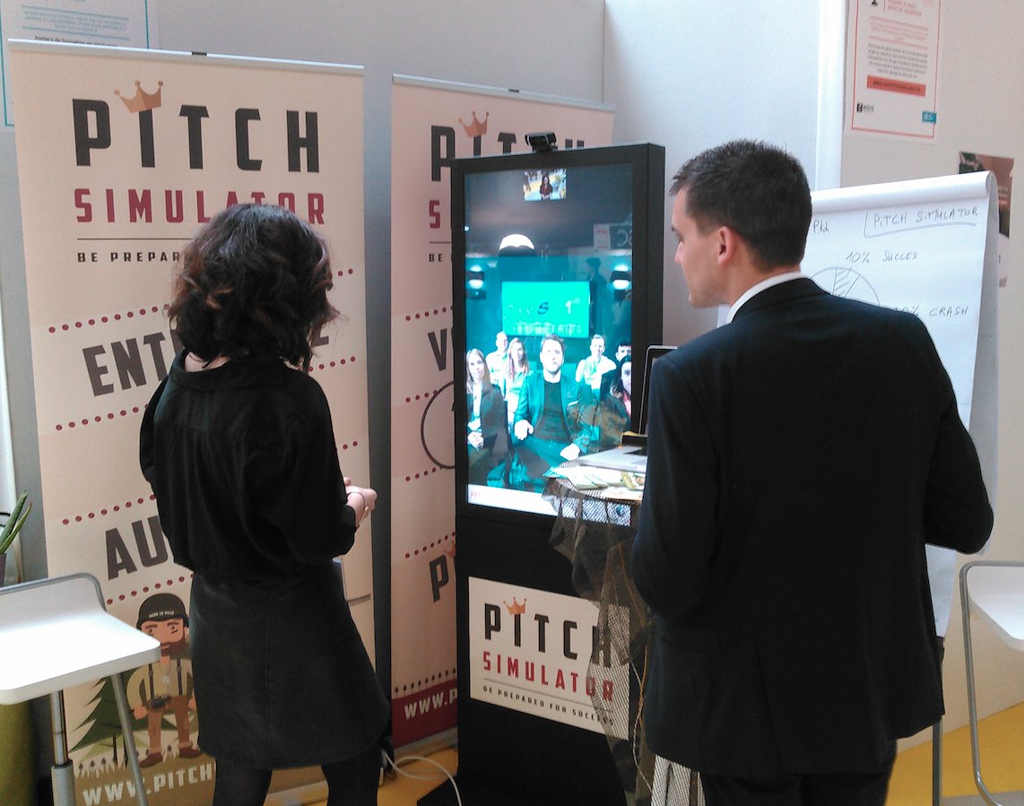 PitchSimulator's tweet photo. LE +DUR C'EST LE PREMIER PAS
"A chaque camp d'entraînement PITCH SIMULATOR® je mesure l'impact de notre méthode sur les personnes formées et comment nous parvenons à lever leurs freins, les aider à sauter le pas et oser découvrir de quoi ils sont capables" https://t.co/nG6n3nogIj https://t.co/TsUEmo1wCs