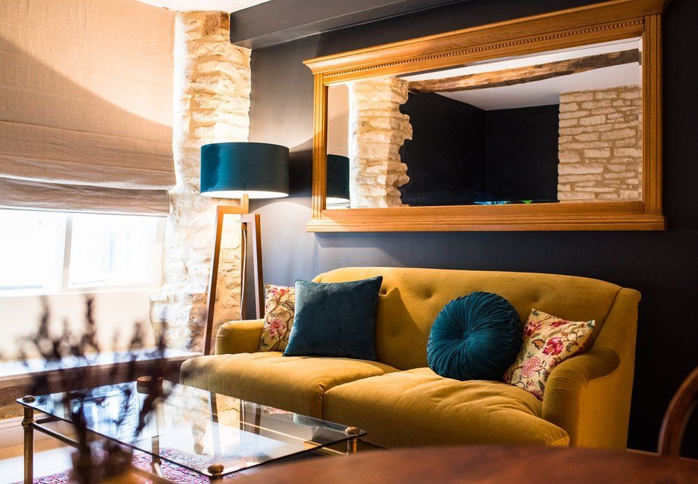 CotswoldPlace's tweet photo. A bargain pre-xmas break in the #Cotswolds?! The 8 &amp; 9 Dec are the only w/e left at our  new #luxuryholiday property in #Cirencester just £125 for 2 nts (+ £56 fees). Not bad! https://t.co/GKG91mmoBc #selfcatering #holidaycottage #weekendbreak #cotswold #holidaycottage #latebreak https://t.co/CEluVTo0jm