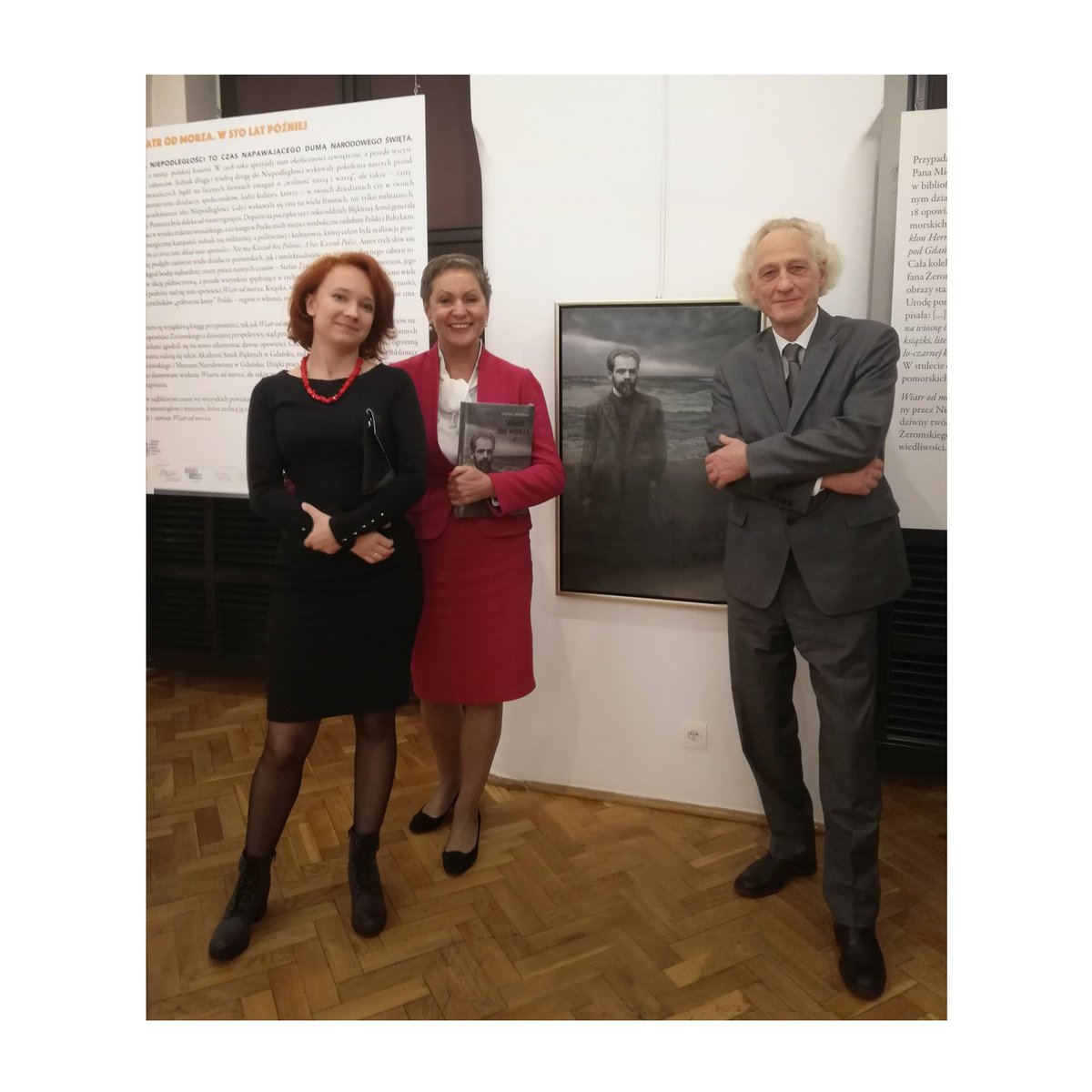 Me and Krystyna Danilecka President of city Słupsk and Władysław Zawistowski Director of Culture department, Marshall od Pomeranian Voivodeship.
'The Wind from the sea. 100 years later' 
Museum of Central Pomerania in Słupsk

#mng #museumshow #museumquality #annawypych #artmuseum