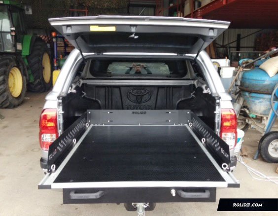 Rolide_team's tweet photo. Le plancher coulissant Rolide est la touche finale qui fait toute la différence 🔥

#rolide #planchercoulissant #vehiculeutilitaire #pickup #automobile #innovation #customcar #customtruck #custombuild #Toyotahilux #doublecab @ToyotaFrance @ToyotaGroupeFr @toyota_europe https://t.co/MfH8GajUSy