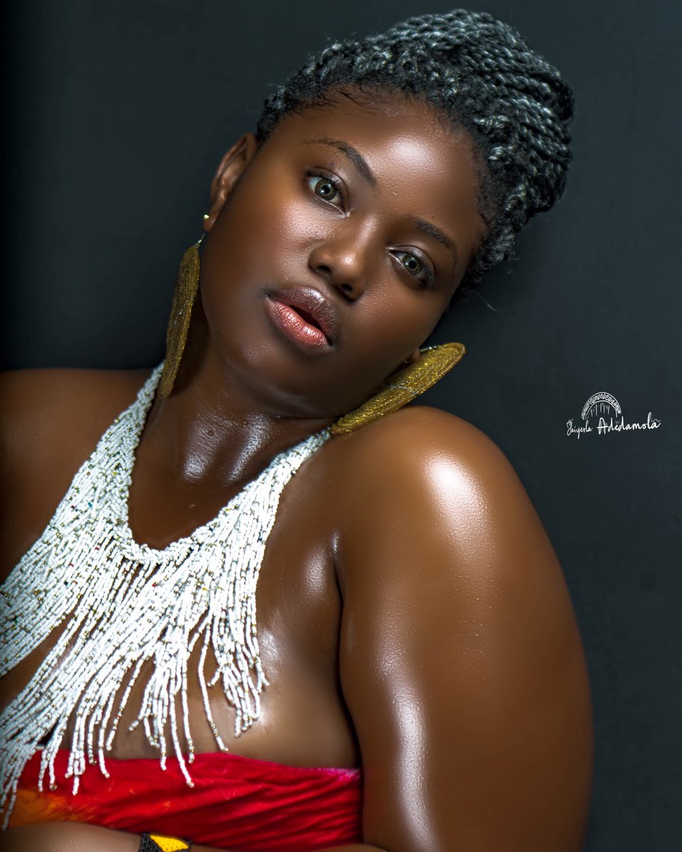 microd's tweet photo. PLUS SIZE BEAUTY... Photo by @microd #art #jaiyeolaadedamola #melanin #african #emotions #create #canon #losangeles #microd #microdworks #ghana #pretty #kenya #lagosnigeria #love #stew #lagosphotographer #plussizefashion #plussize #plussizemodel #plussizebeauty https://t.co/ocKCwbk8pJ