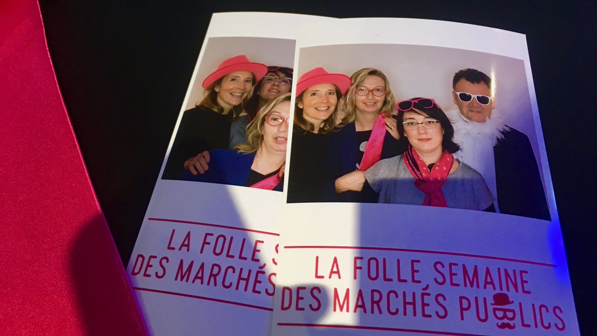 achatpublic_com's tweet photo. 📸 C'est aussi ça "La Folle Semaine des #MarchésPublics" ! Le concours polaroid est ouvert... Pour gagner une journée de formation à choisir dans le catalogue d'https://t.co/PbfIkIdSU9... #FSMP18 https://t.co/TnA7BcIpb9
