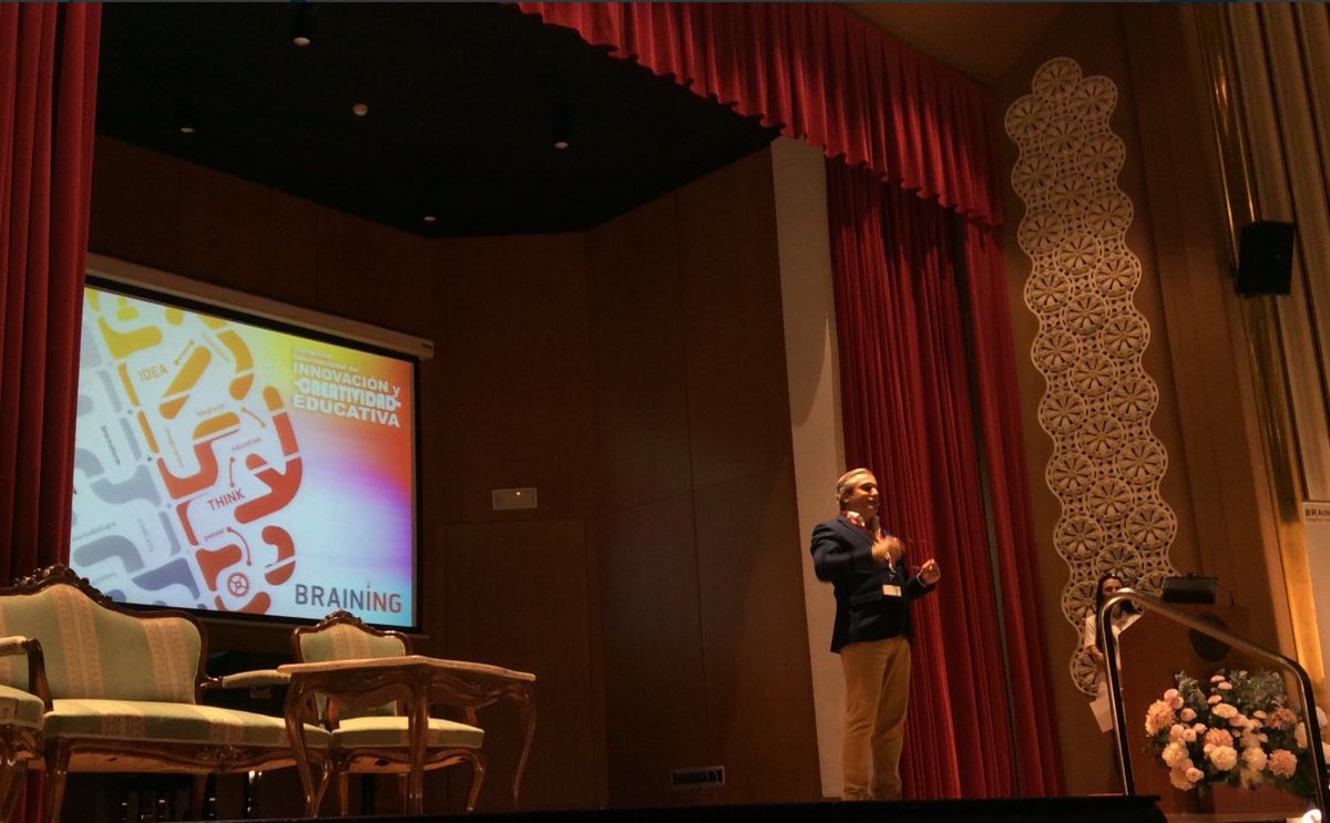 COPYPCV's tweet photo. El presidente del @COPYPCV, @enriquecastille, en su intervención en el @BrainingCongres, donde habló sobre la autoevaluación docente. #braining2018 #innovacióneducativa #educación #soypedagogo https://t.co/3TMAuZMyY1