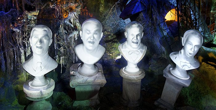 looopings's tweet photo. Spookhuis Phantom Manor in Disneyland Paris nog maanden dicht https://t.co/AOk4TCUki5 https://t.co/nCIbnn13n5