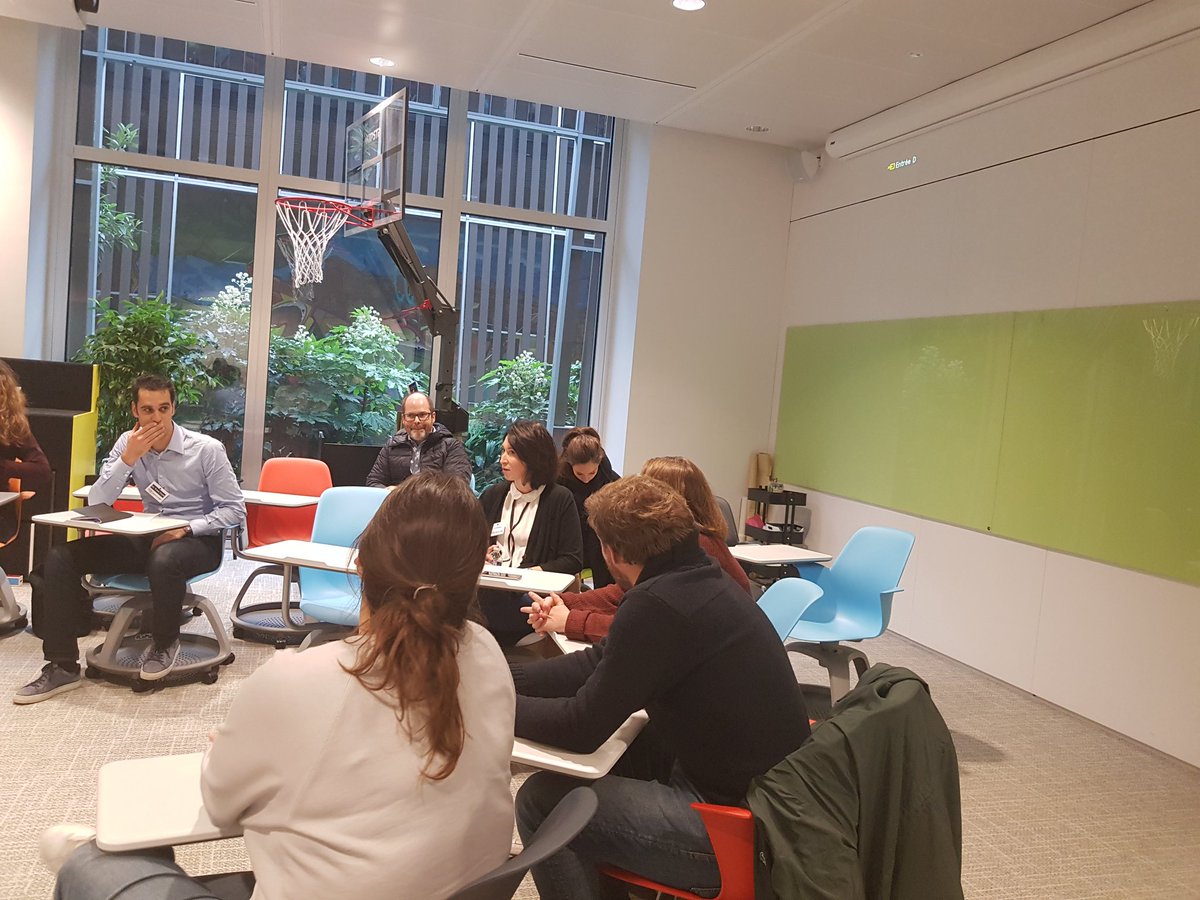 ClaireL_COM's tweet image. Place aux retours d'expérience des #incubateurs #BootCampISC #InternalStartupCall @LePlateauSG @SocieteGenerale. Les débats sont riches : on passe au crible les questions d'équipe, la relation avec les sponsors, la valeur des projets, la suite après 6 mois d'accélération