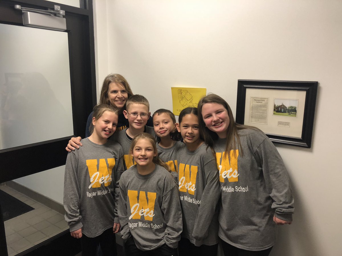 MrFreestone56's tweet photo. 5th grade Quiz Bowl ready to represent Wagar at the county quiz bowl competition. https://t.co/xeenJTqVir