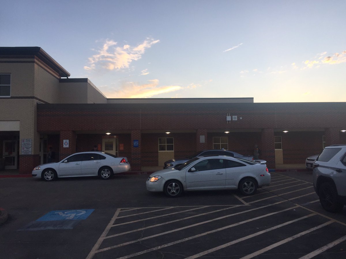 PrinBrooks58's tweet photo. Good morning and welcome back. LPJ is open and ready to educate our students. #LPJALLIN #LPISDLeadership @LPBullpups @lpisd https://t.co/oUtglW7XBu