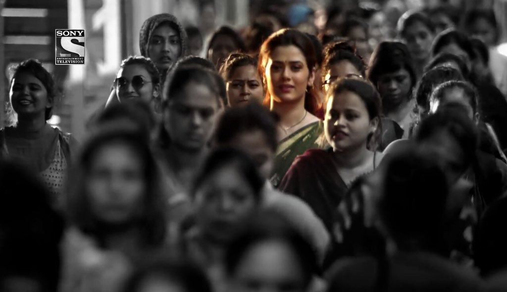 There she stands out in between many .. and yes her story does too .. Watch <a href="/GirijaOak/">Girija Oak Godbole</a> as #Meghna tomorrow onwards 9.30 pm on <a href="/SonyTV/">sonytv</a> #LadiesSpecial #LadiesSpecialTomorrow #WomenPower <a href="/OptimystixMedia/">Optimystix</a> <a href="/VipulDShahOpti/">Vipul D Shah</a> <a href="/hemantkevani/">hemantkevani</a> <a href="/BarkhaThakur23/">Barkha Thakur</a>