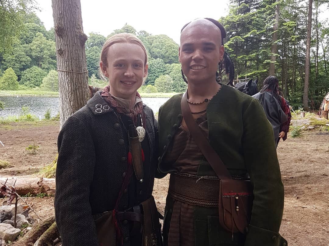 teachercharra's tweet photo. #Instagram #TigerBellerose uno de los actores ha subido estas imágenes con @samheughan @caitrionabalfe @johnhunterbell 
#OutlanderActors #outlanderspain #OutlanderArgentina #Outlanderspanishclan #clannspainnteachoutlander #Outlander #SamHeughan #CaitrionaBalfe #JohnBell https://t.co/qlhoqlQE1d