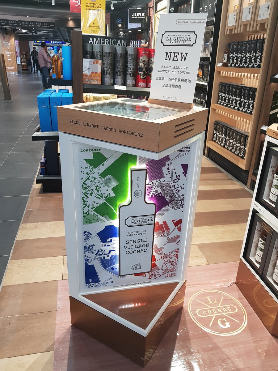 maisonvillevert's tweet photo. La Guilde du Cognac is exclusively distributed in Asia in duty free at Hong Kong International Airport ! @hkairport #international #cognac #WilliamGrants https://t.co/cVlU1BfmJw