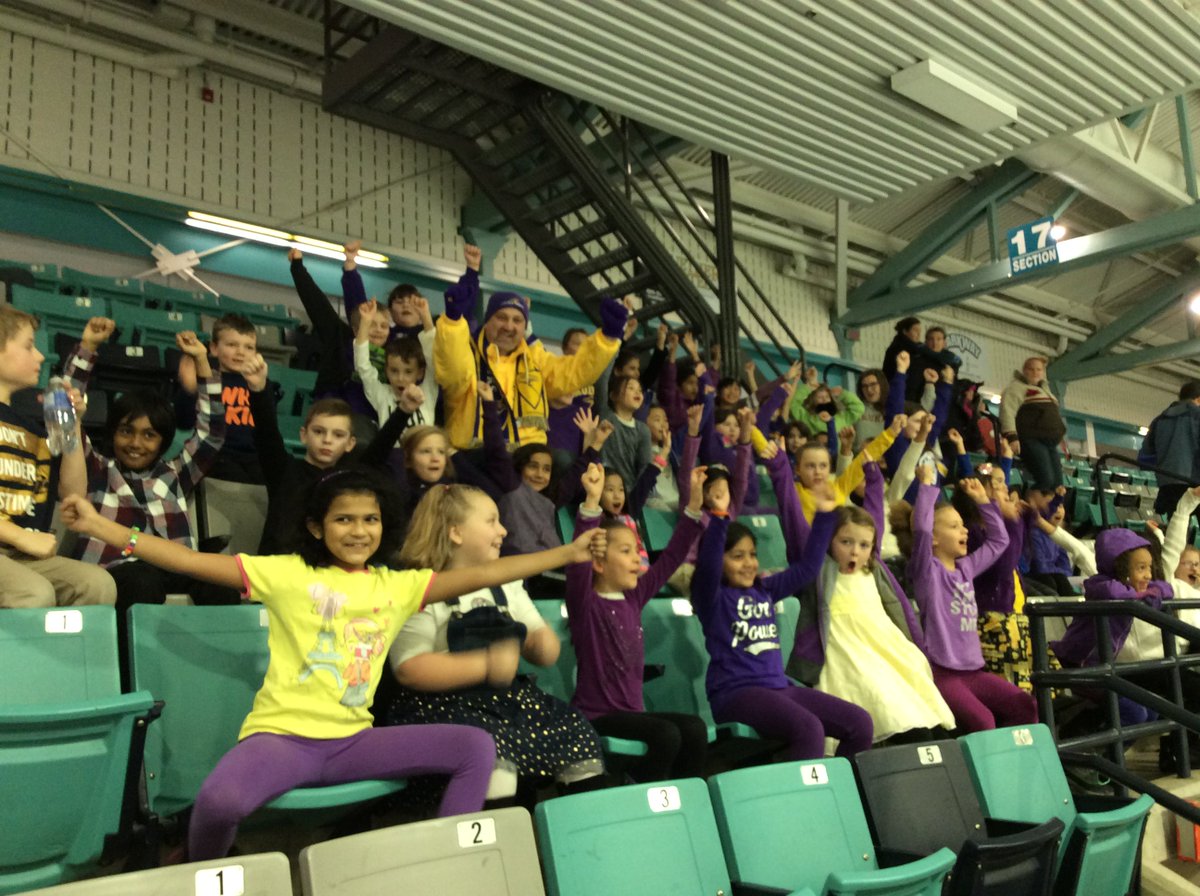 MmeCapa's tweet photo. @viswrdsb Primary choir singing "O'Canada" at a @LaurierHockey Friday night. Thanks for the opportunity! #wrdsb #lauriergoldenhawks #OCanada https://t.co/FIYYLZSM39