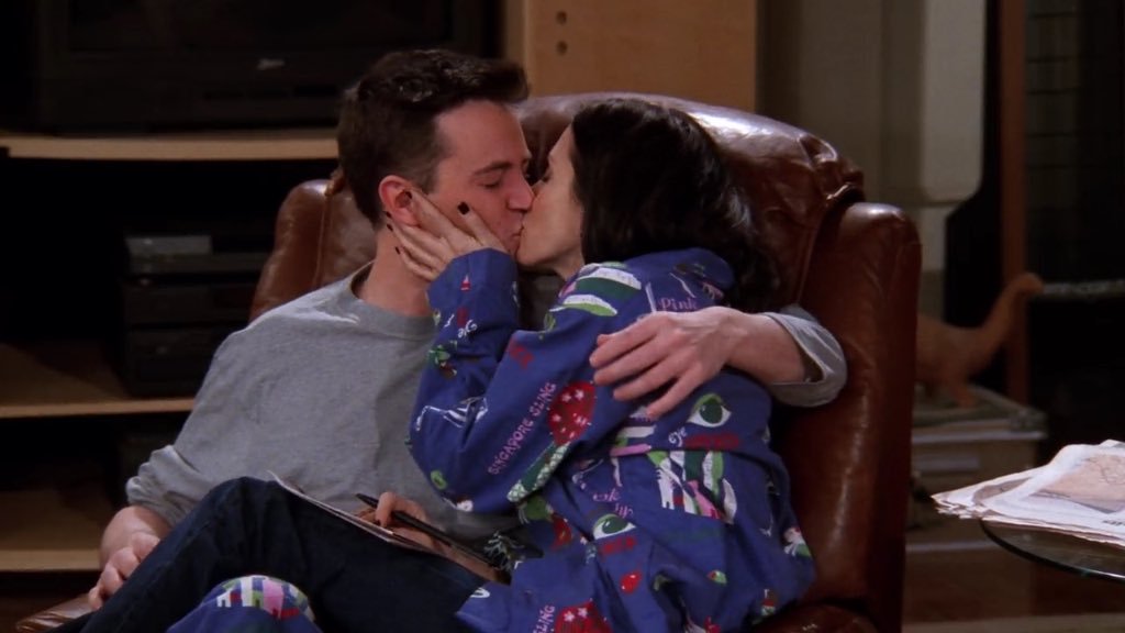 mikasss_'s tweet photo. esse tweet é invisível só consegue ver quem concorda que mondler é o melhor casal de friends https://t.co/Y6RMwf4iql