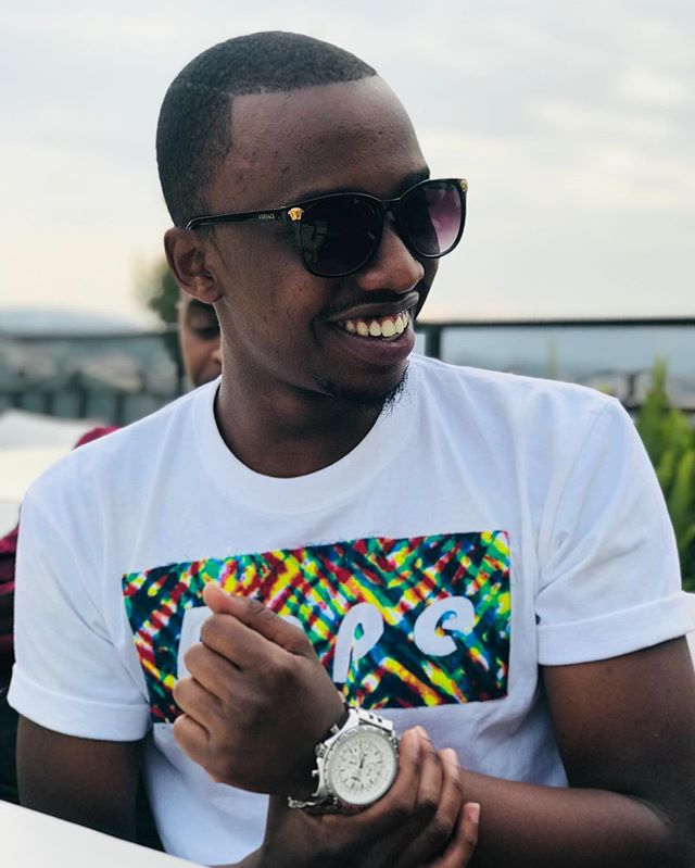 TheZoomRw's tweet photo. Happy Bday deejay Marnaud 🍰. Featured in our third issue of TheZoom Magazine, check out our latest interview w/ him. https://t.co/cbBTqb6Bcl
#TheZoomMagazine #RwOT #DigitalMagRw #Rwanda https://t.co/FQqBbMH5Ug