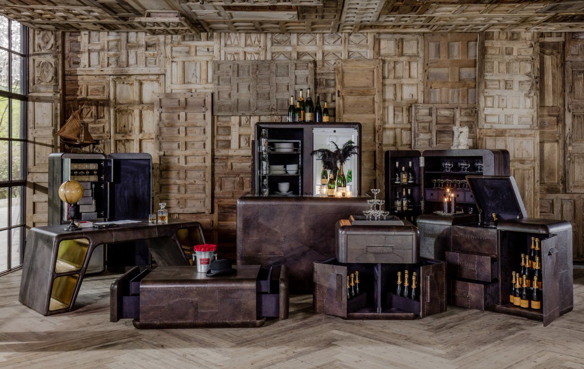 ArchDigestIndia's tweet photo. "Timothy Oulton's stores, furniture as well as hospitality projects are vehicles to deliver a visceral experience to the user...to push boundaries of design through innovation and heritage craftsmanship," Amit Vadehra https://t.co/nFdfzk6nYC #addesignshowin #addesignshow18 https://t.co/ILSkQ7q5X7