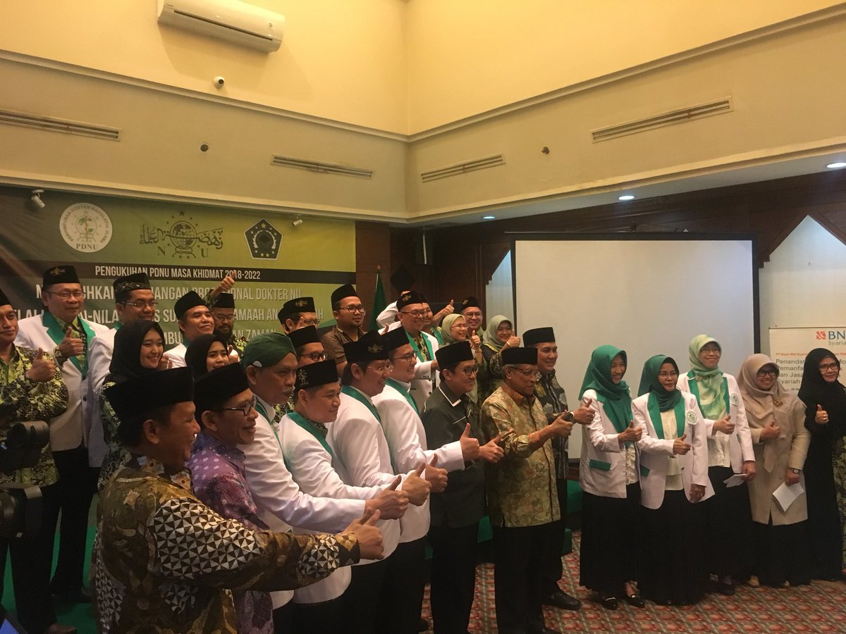 inf_indonesia's tweet photo. Pengukuhan Pimpinan Pusat Perhimpunan Dokter Nahdlatul Ulama (PDNU) di Gd.PBNU Jakarta, Senin (26/11). Ketua PDNU Dr. Muhammad S.Niam Sp.B praktek di RS Saiful Anwar Kota Malang #PDNU #seputarnu https://t.co/NH719eLJx0