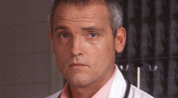 Hospital Central reabrió sus puertas, regresa el mala leches de Vilches  
Que gran serie, pero faltan como 8 temporadas para entre en escena Vico...a ver si hacen una extra..q se venga la 21