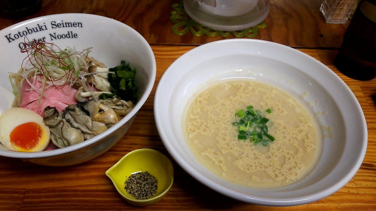 hirojyu7's tweet photo. 寿製麺 よしかわ 上尾店
限定 牡蠣のクリーミーつけ麺
アジそば

牡蠣のクリーミーつけ麺( ﾟДﾟ)神ｯ!!
ぷりぷりの牡蠣たまらんす(*´Д`)
イワシ未入荷で登場したアジそばも最強美味(*´∀`)♪
東京進出したよしかわさんの勢いは止まりませんね！
ごちそうさまでした( ´∀`)/ https://t.co/HMwmZ3EFx7
