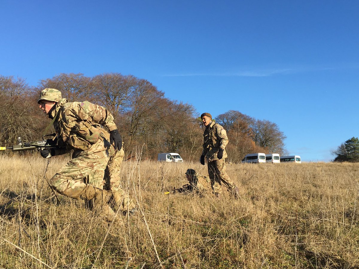 MCol_CCF's tweet photo. Cadets continued their training with instinctive fire drills (Giles, C2 Hu) section attacks (Ben C2 Hu), navigation techniques (Rory C1 Hu) #nightexercise #selfreliance https://t.co/vhEoDfAAo7
