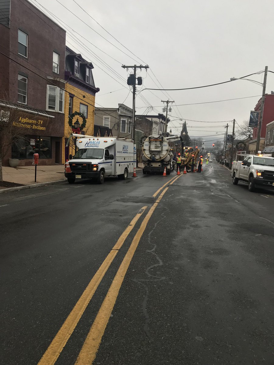 JayEdwardsWrnj's tweet photo. #RNJTRAFFICALERT: HACKETTSTOWN, NJ (Warren County) - Route 46 is closed between Route 517 and West Moore St due to a water main break. Police say to expect delays in the area. @wrnjradio https://t.co/tpqS47Peny