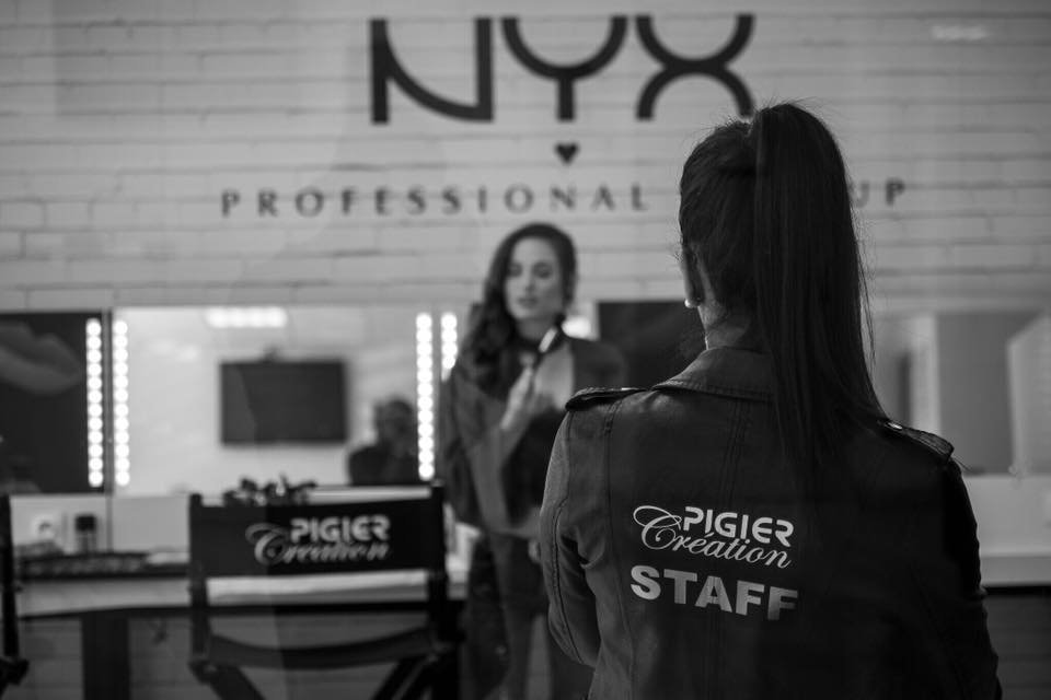 PIGIERCreation's tweet photo. La #beauté est un potentiel que l'on choisit d'exploiter ! 
Le #makeup est un savoir-faire qui nécessite d'être formé ! 
Rejoins une de nos formations 💄➡️ https://t.co/pZNhPzAIxO https://t.co/F6uD2PJQME