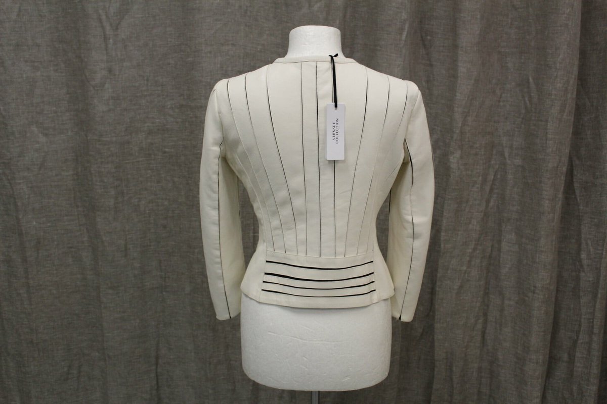 ❗Sale Item❗

Grab A Bargain With This Stunning Versace White Leather  Jacket Which Is Now On Sale At An Unbeatable Price! For More Information Head To thebazaarshop.co.uk

#versace
#fashion
#White
#highend