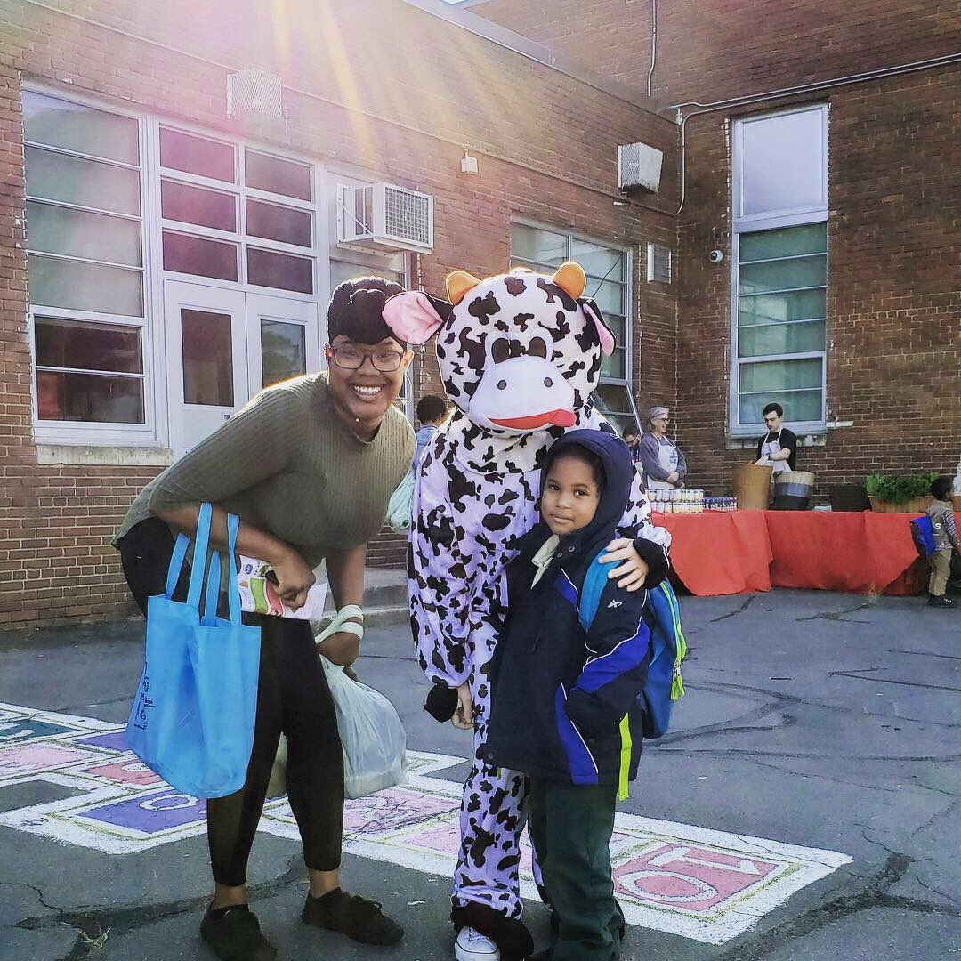 DrewDCPS's tweet photo. Calling all Drew Students and Parents! Don’t forget to stop by the November Joyful Food Market on November 27th from 3:15 -4:45pm for food, fun, and healthy eating resources for the entire family! #JoyfulFoodMarket https://t.co/V7TheyqxCa