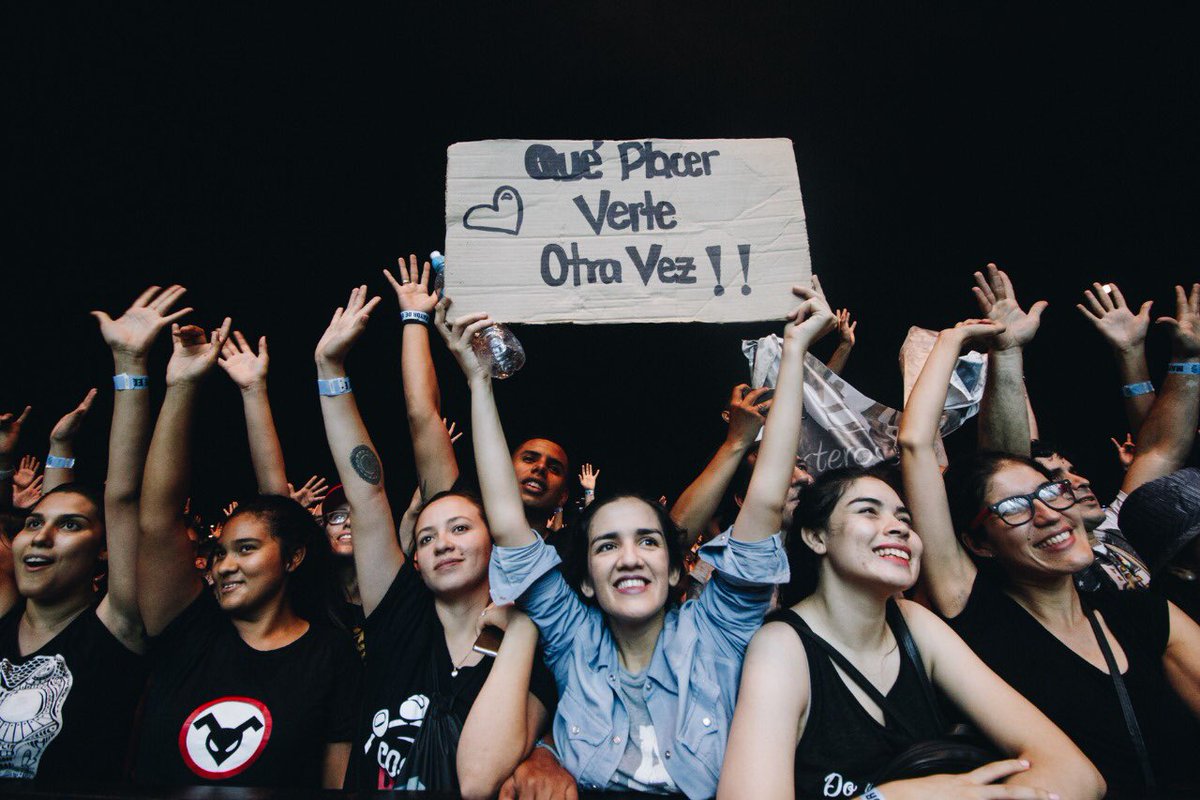 CosquinRockPy's tweet photo. Nuestro público fue uno de los condimentos más importantes de esta receta, la buena onda, el respeto y el disfrute llenaron de magia el primer @CosquinRockPy #CRPY18 #AguanteTodo y aguanten uds loco!!! 🇵🇾🤘🏽👏🏽 https://t.co/z2a3IUVDRc