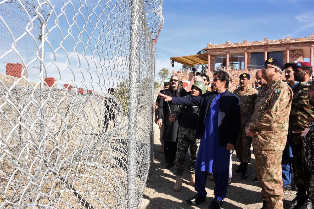 OfficialDGISPR's tweet photo. PM appreciated people of erstwhile FATA/ KP for courageously facing challenging &amp; difficult times of terrorism. He hailed achievements of Pak Army, other security forces &amp; intel agencies for their successful ops against terrorists. 
“A new Pakistan is in the making”, PM.(3 of 3). https://t.co/EOvmCC3YEZ