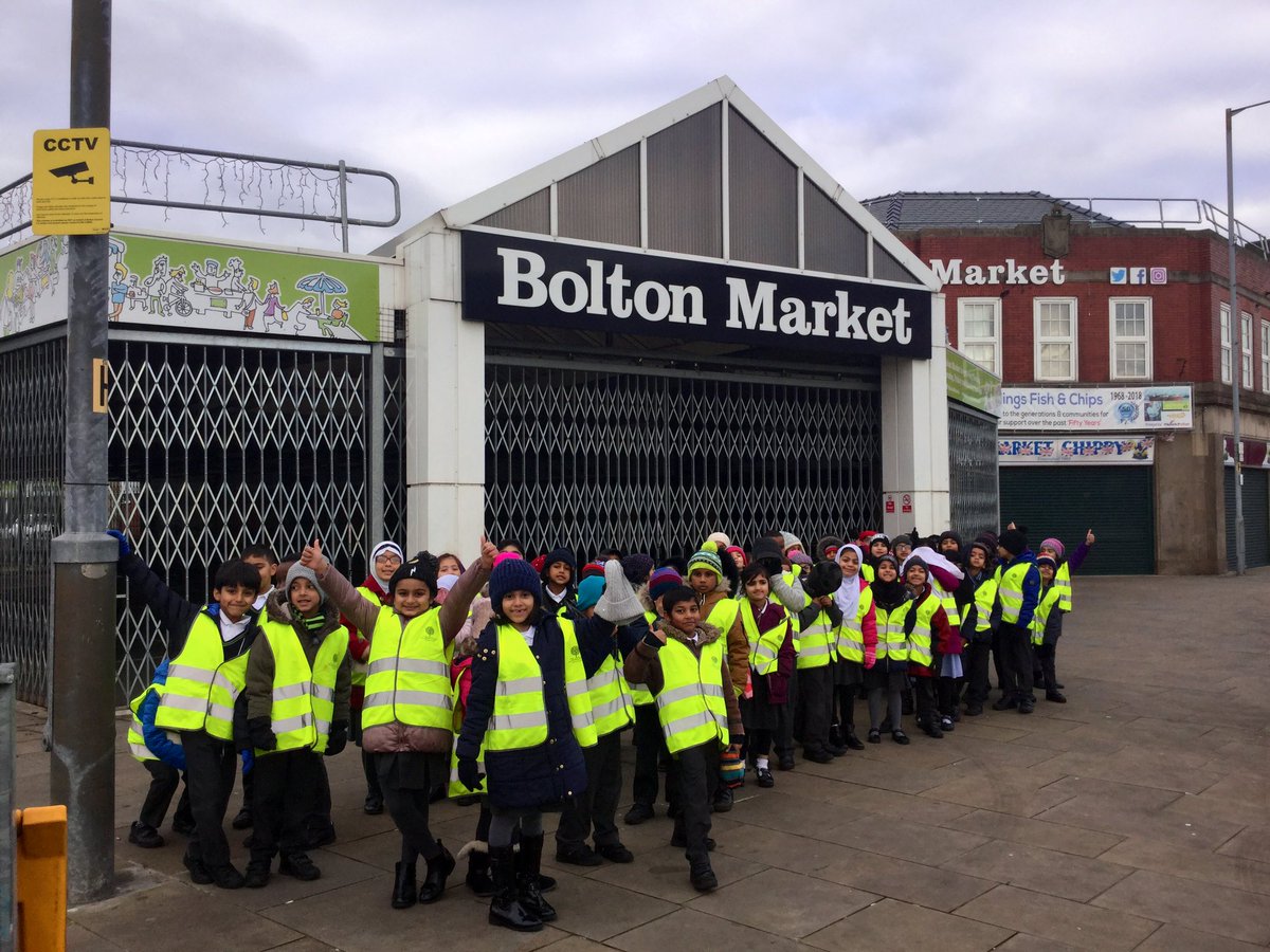 The Queen’s hat has blown through London and made its way to Bolton! Year 2 tracked its’ movements... 👸🏼🌬👑

 <a href="/MrSteveAntony/">Steve Antony</a> <a href="/OliveTreeBolton/">Olive Tree Primary</a> @skolac6