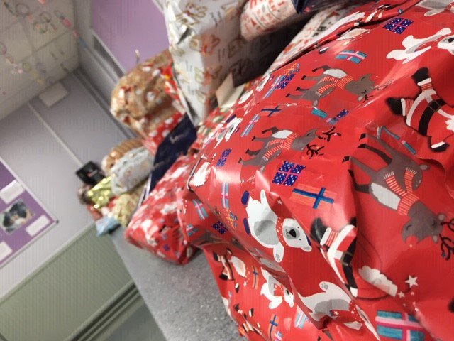 Santa has been early to <a href="/PositiveSteps/">Positive Steps</a> thanks to the very kind people at Bethesda Church, Royton. The Oldham Young Carers and their siblings will be having a very merry christmas thanks to your incredible generosity  🎄🎄🎁🎁#spreadalittlesparkle #morethanjustyoungcarers