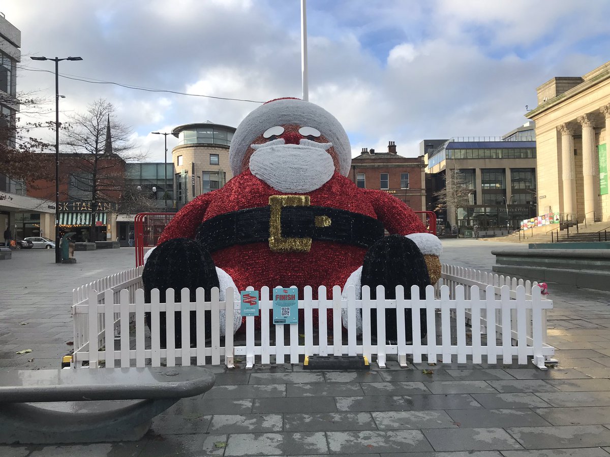 Big Santa mester 🎅🏻😊 #sheffield #sheffieldissuper #barkerspool