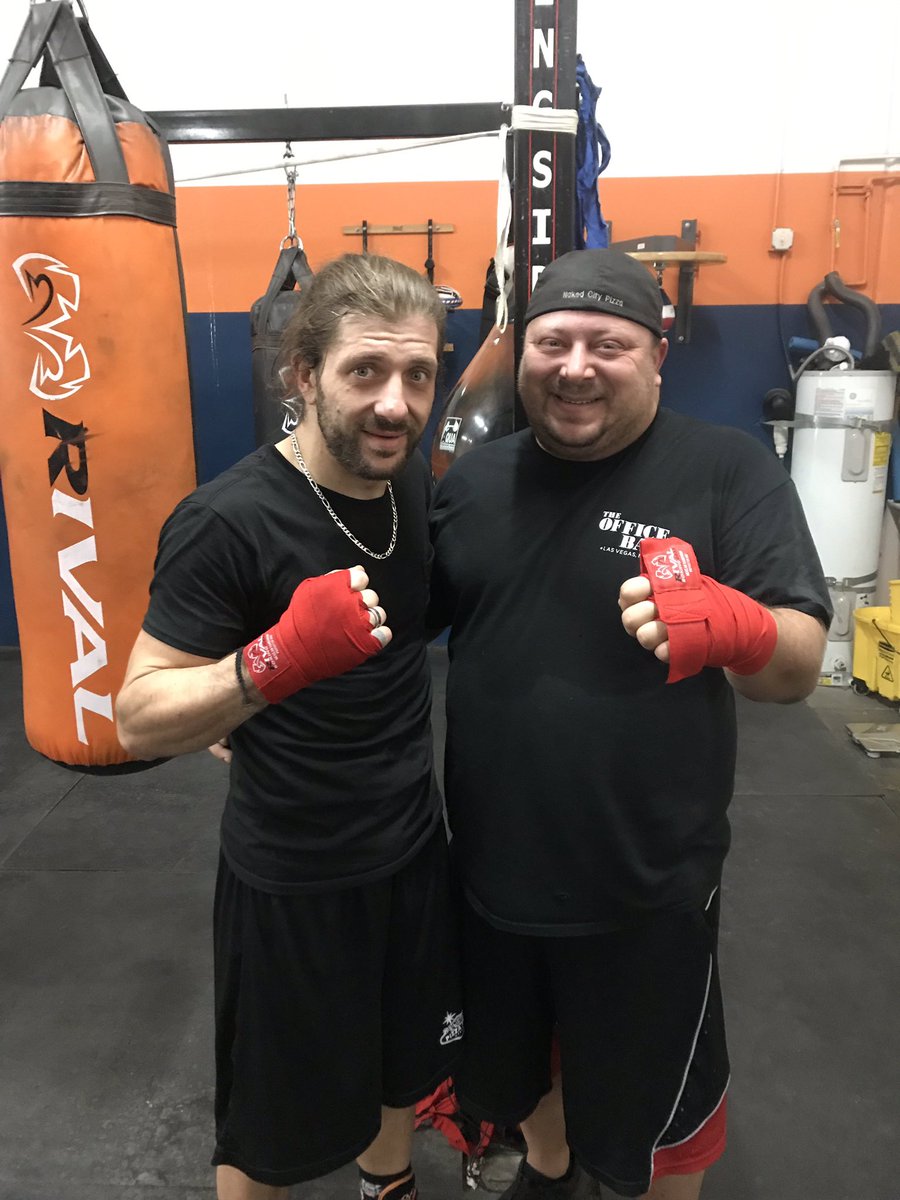 nakedcitylv's tweet photo. Day 1 in the books, #projectpizza @ArashMarkazi #losethepizzalbs https://t.co/1F8eMCCyDQ