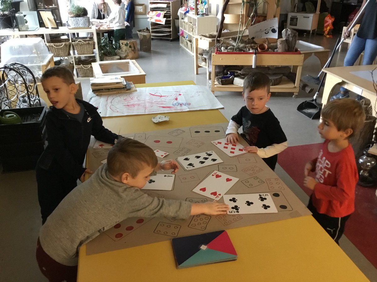 JBrentECE's tweet photo. Fun small group activity while large group is gathered at carpet. Why these children? Why this activity? Purposeful play & #4FrameLearning @DrDSuzukiSchool https://t.co/ypx4b0b2Yj