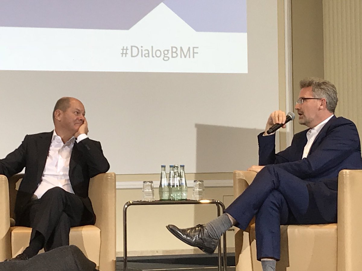 sbschulz's tweet photo. @OlafScholz: „Wenn wir über Europa diskutieren, muss das so sein, als ob wir über Deutschland diskutieren“ - ja, aber Enttäuschung über Ausbleiben einer Antwort auf Macron ist immens in Europa: „Das ist eine fatale vertane Gelegenheit“, sagt @adam_tooze #DialogBMF https://t.co/qiiCF5Kekx