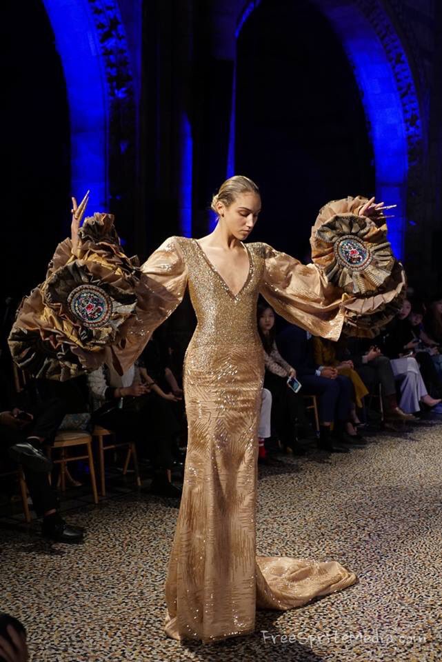 FreespriteMedia's tweet photo. Hu Sheguang’s #fashion show at London Natural History Museum on YouTube https://t.co/QLzXEFjPoB
#catwalk #fashiondesign #londonfashion #model #fashionmag #FashionTrends #Designer #chinesefashion @LondonFashionWk https://t.co/zMb7K3vaLc