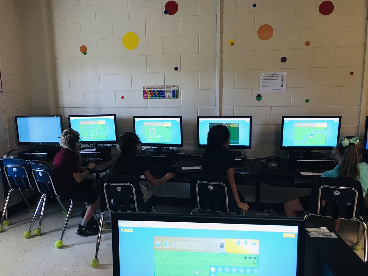 HOC 2018 is off to a great start <a href="/SPEHAWKSNAPLES/">SPEHAWKS</a> my Third Graders are amazing! The Hour of Code is the Powerful Code!! #ccpsproud