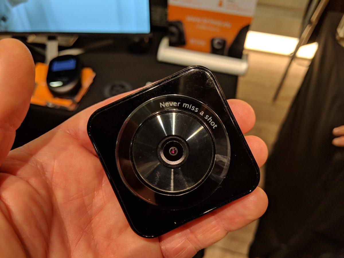 consollection's tweet photo. Une machine autonome pour faire des time laps 📸 ! Il faut que j'essaye ça !
Disponible chez #Brinno
#TECHPARTYO2E https://t.co/u5Uofy3Ry5