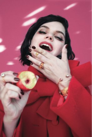 New work w/ @10magazine_  @SoKothecat in @gucci #PHOTOS @arvidabystrom #STYLING kegansingh HAIR #hairbyiggy 
#MAKEUP #hollysilius #NAILS #betinagoldstein 
#PRODUCER @villaniproductions #gucci #sokothecat #SOKO #10plusmagazine #producer #villaniproductions #10magazine