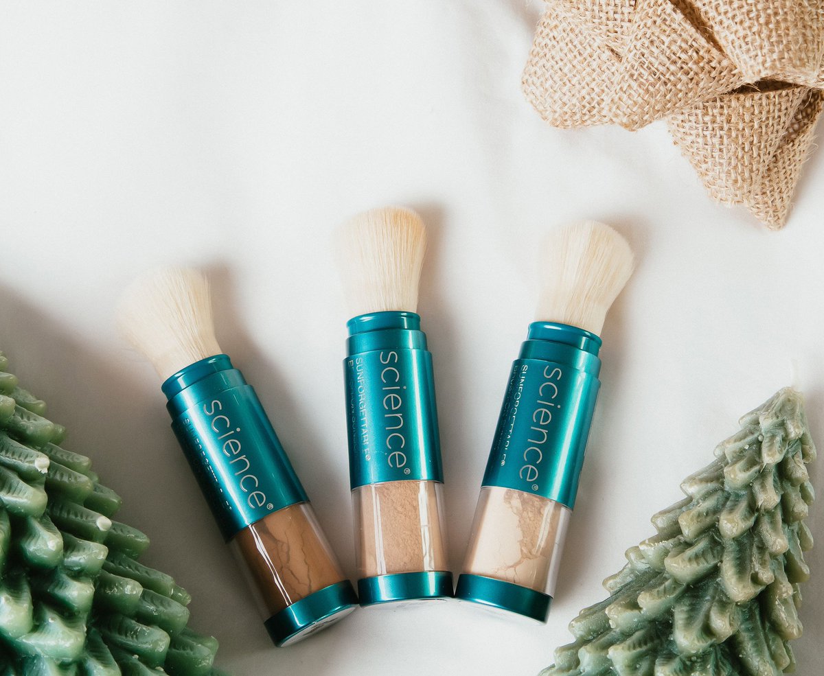 Colorescience's tweet image. #CyberMonday Save up to 35% sitewide + get a FREE Daily UV Essentials Kit ($79 value). Share a Brush-on Shield with everyone on your list! bit.ly/1TGxoc2