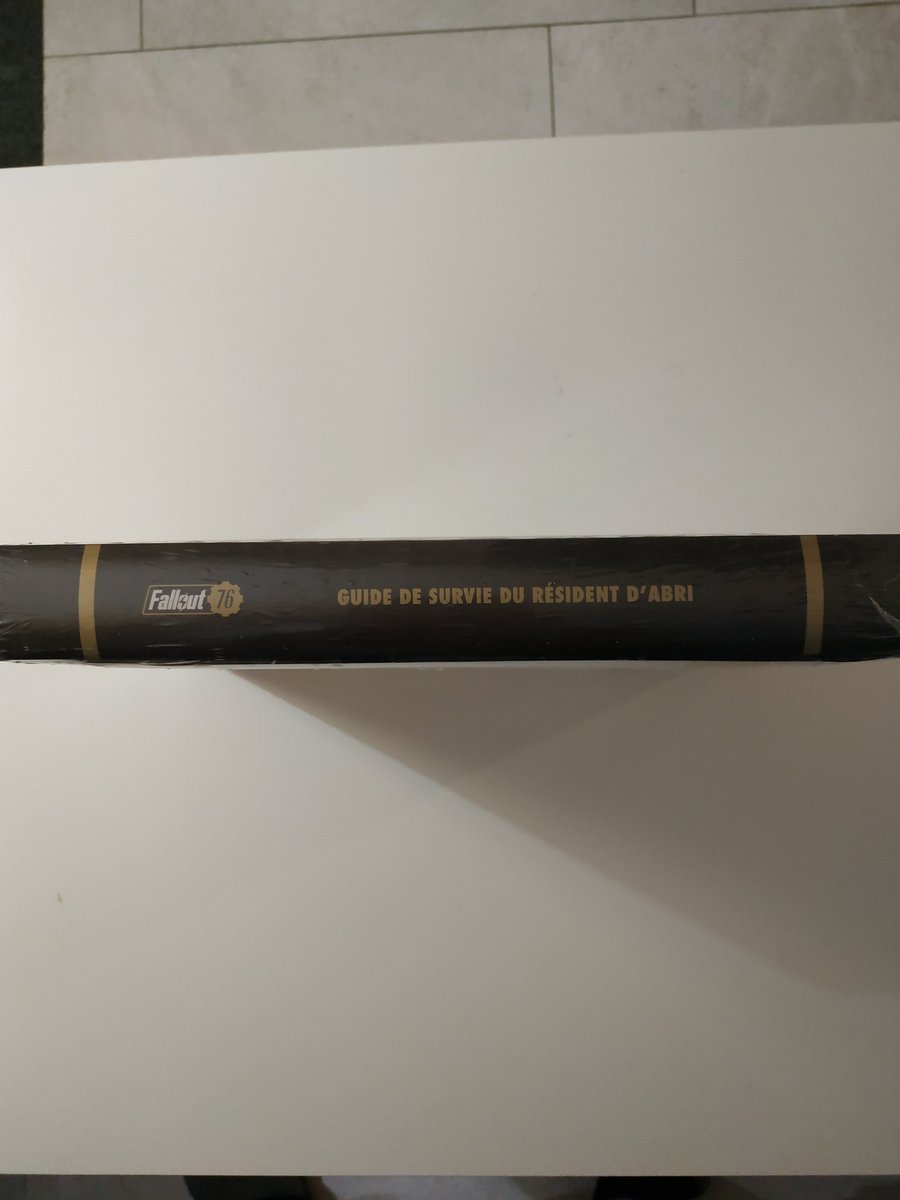 TropheesFab's tweet photo. Arrivée Guide officiel collector limité Fallout 76 en français.
Il est juste énorme.
Merci la @Fnac
#Fallout76 #Bethesda #PrimaGames
@primagames @Fallout @Ed_collector @Bethesda_fr https://t.co/72rucrz6jQ