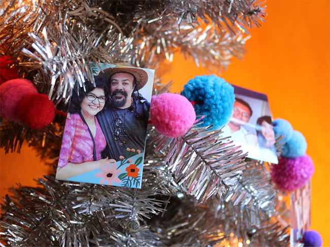Who doesn’t love pom pom trim? Especially when you can add photos to it! This trim from <a href="/CraftyChica/">Kathy Cano-Murillo</a> is fast, fun, and easy to put together and will really bring your holiday decorations to life! ow.ly/su7630mAJmX