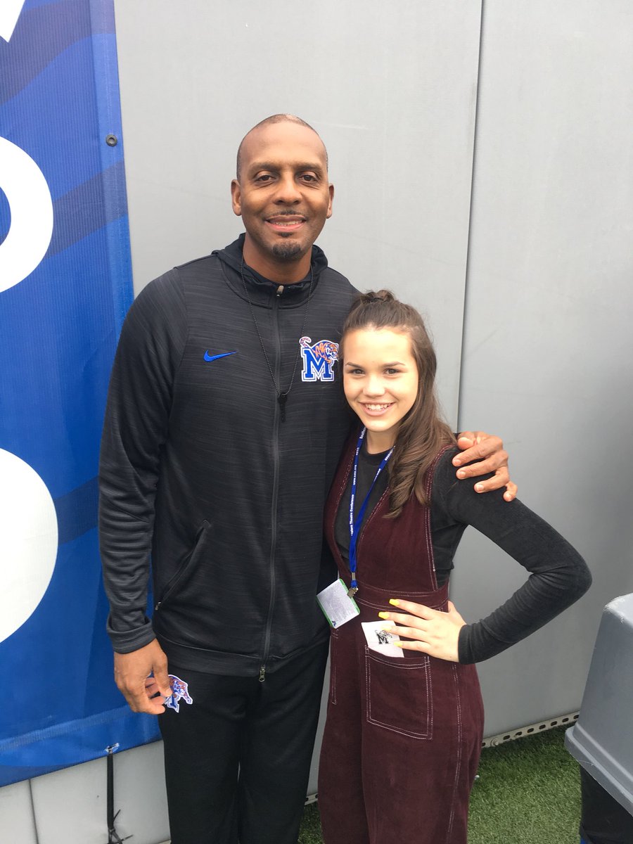 imreaganstrange's tweet photo. #memphismonday can we get a retweet if you believe in me and @Iam1Cent leading Memphis to some trophies this year!  #dreamteam #teammemphis #thevoice #gtg #tigers #strangers tune in tonight, vote and stream!!!  💙🐯✌🏼 https://t.co/XwyMOlADsg